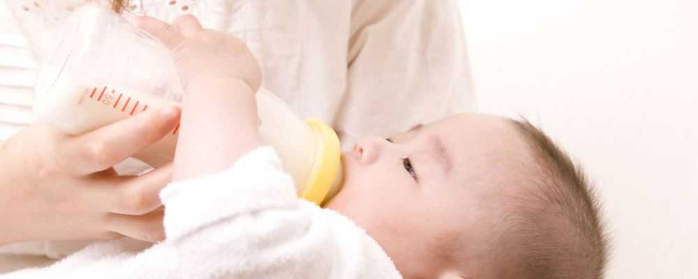 新生儿喝奶粉上火便秘4个方法可缓解